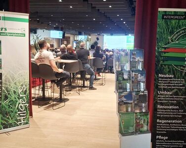 INTERGREEN-Partnerunternehmen Fa. Hilgers als Fachberater bei einer Tagung in der WWK Arena FC Augsburg. (Foto: Hilgers)
