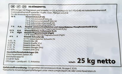 Alle wichtigen Angaben zu den Inhaltsstoffen der Rasendünger werden in dem Deklarationsfeld auf dem Düngersack aufgelistet